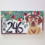 Número de mosaico para residência, com cachorro labrador