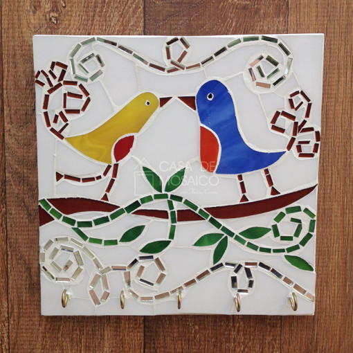 Porta-chaves com passarinhos em mosaico